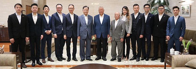 拜訪中國人民政治協商會議全國委員會何厚鏵副主席